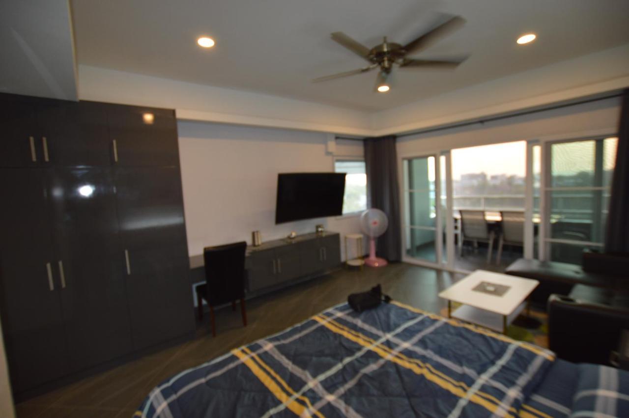 Villa Germania Pantai Jomtien Bagian luar foto