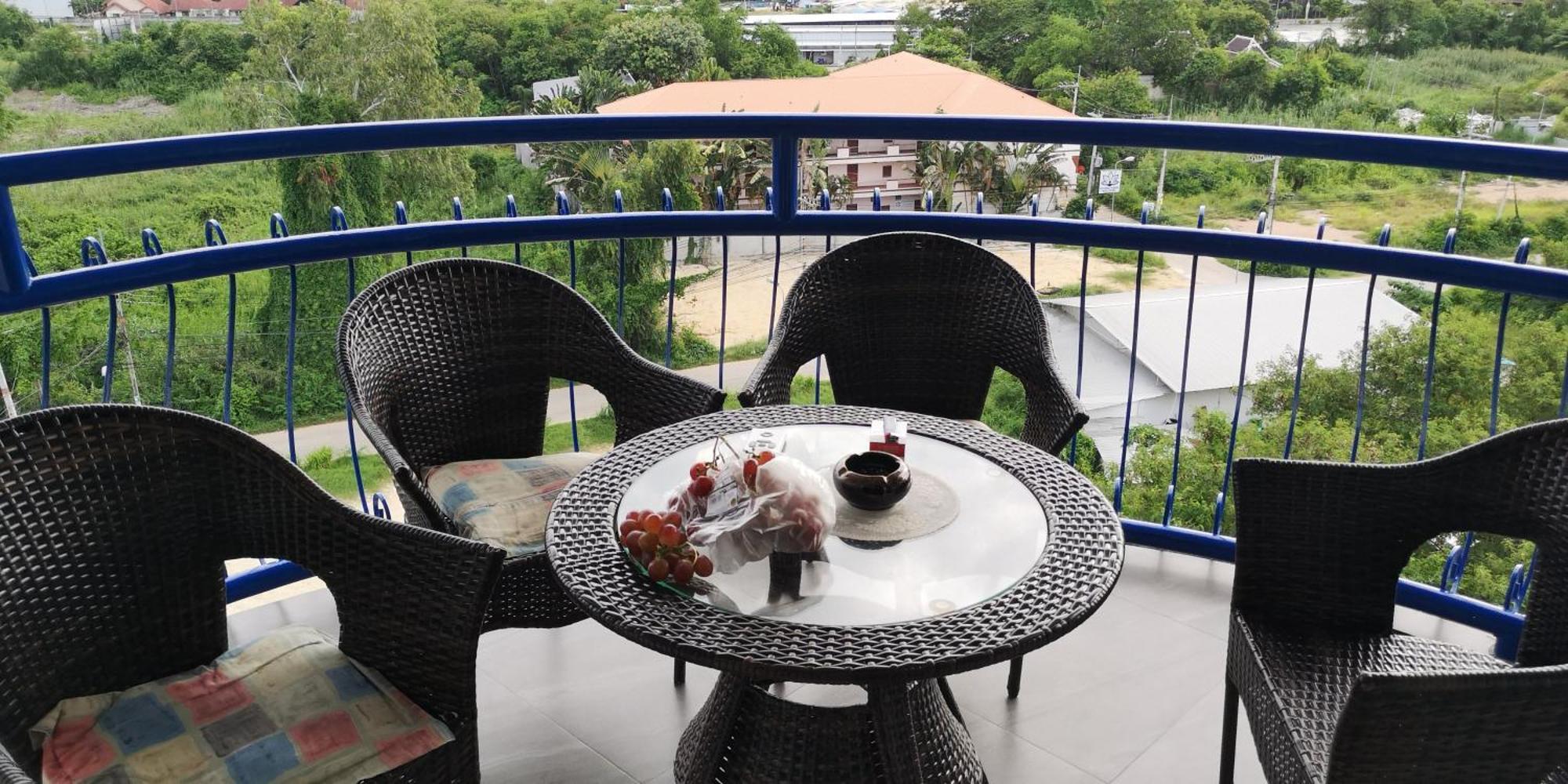 Villa Germania Pantai Jomtien Bagian luar foto