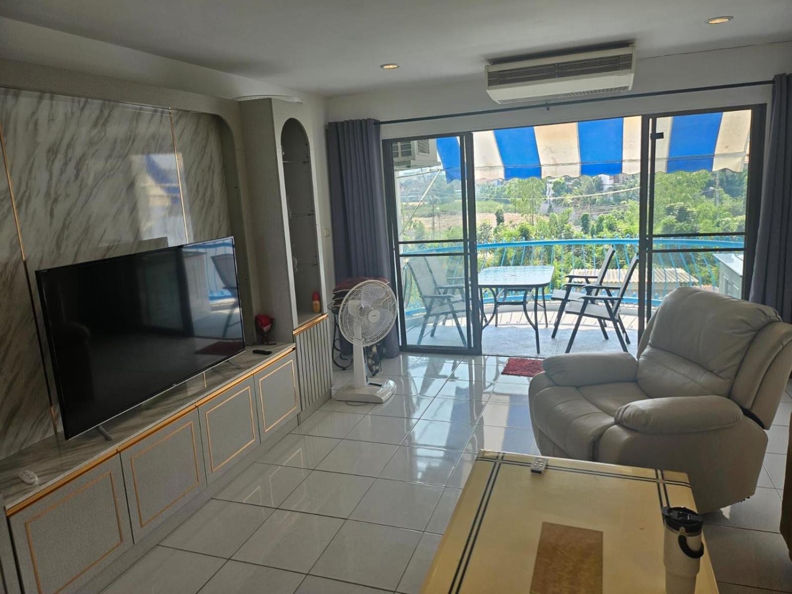 Villa Germania Pantai Jomtien Bagian luar foto
