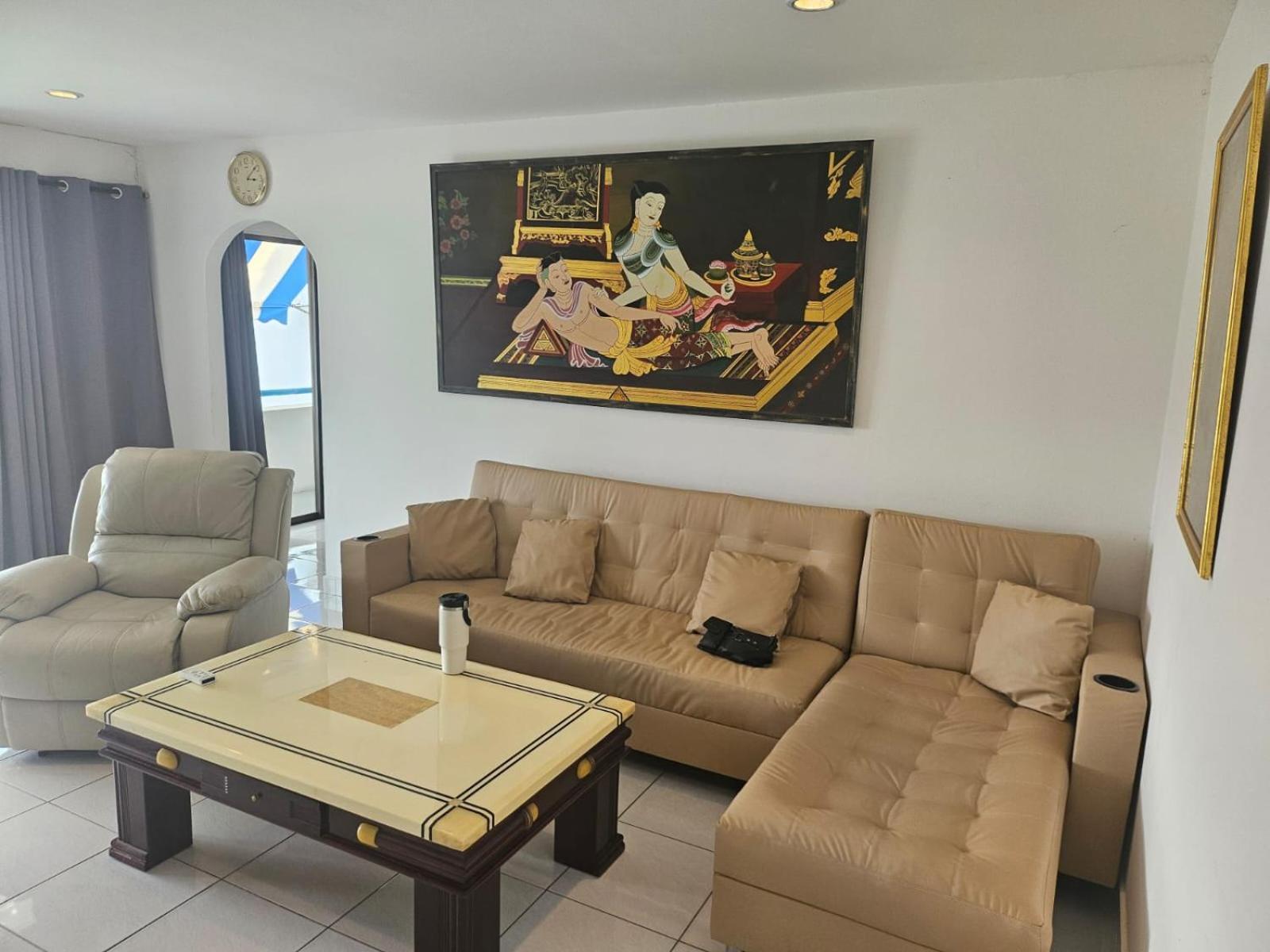 Villa Germania Pantai Jomtien Bagian luar foto